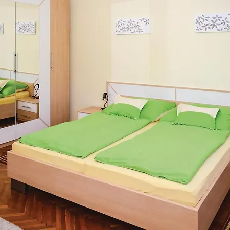 度假居 Holiday Koroshegy 04 Balatonföldvár